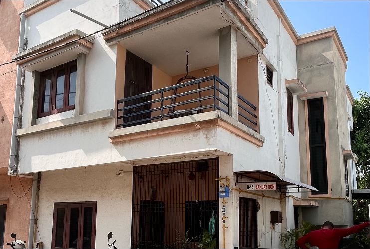 Old exterior wall before painting — Burdwan